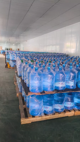 专业桶装水送水桶装水提供桶装水套餐服务